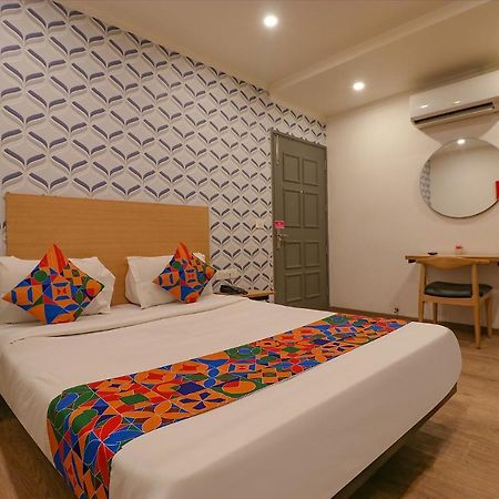 Fabhotel Chattarpur Enclave Нью-Дели Экстерьер фото