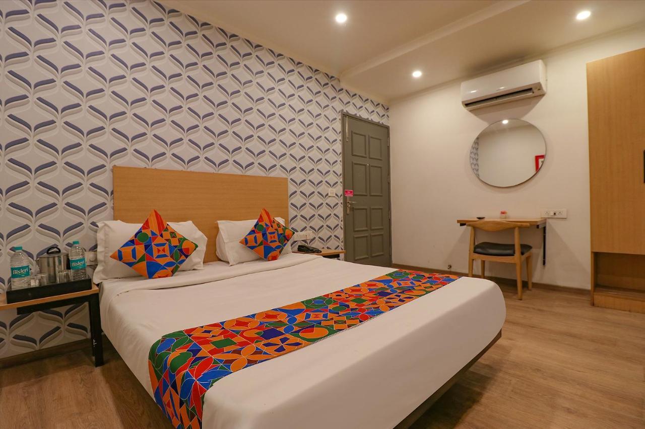 Fabhotel Chattarpur Enclave Нью-Дели Экстерьер фото