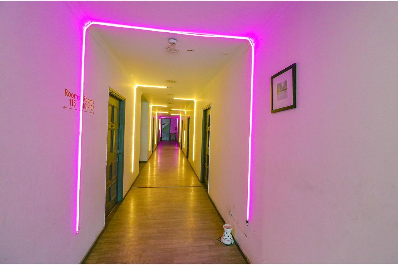 Fabhotel Chattarpur Enclave Нью-Дели Экстерьер фото